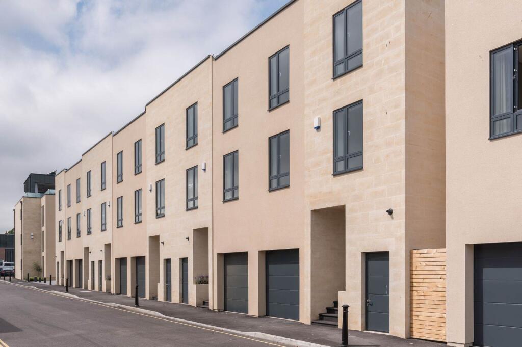 4 bed Detached for rent in Bath. From Reside Bath Limited - Bath