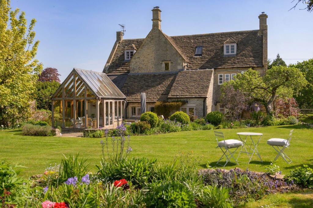 5 bed Detached for rent in Gastard. From Reside Bath Limited - Bath