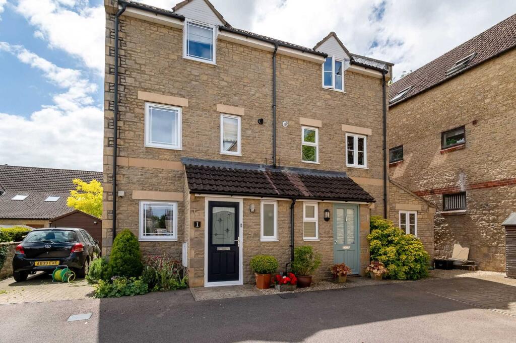 3 bed Detached for rent in Corsham. From Reside Bath Limited - Bath