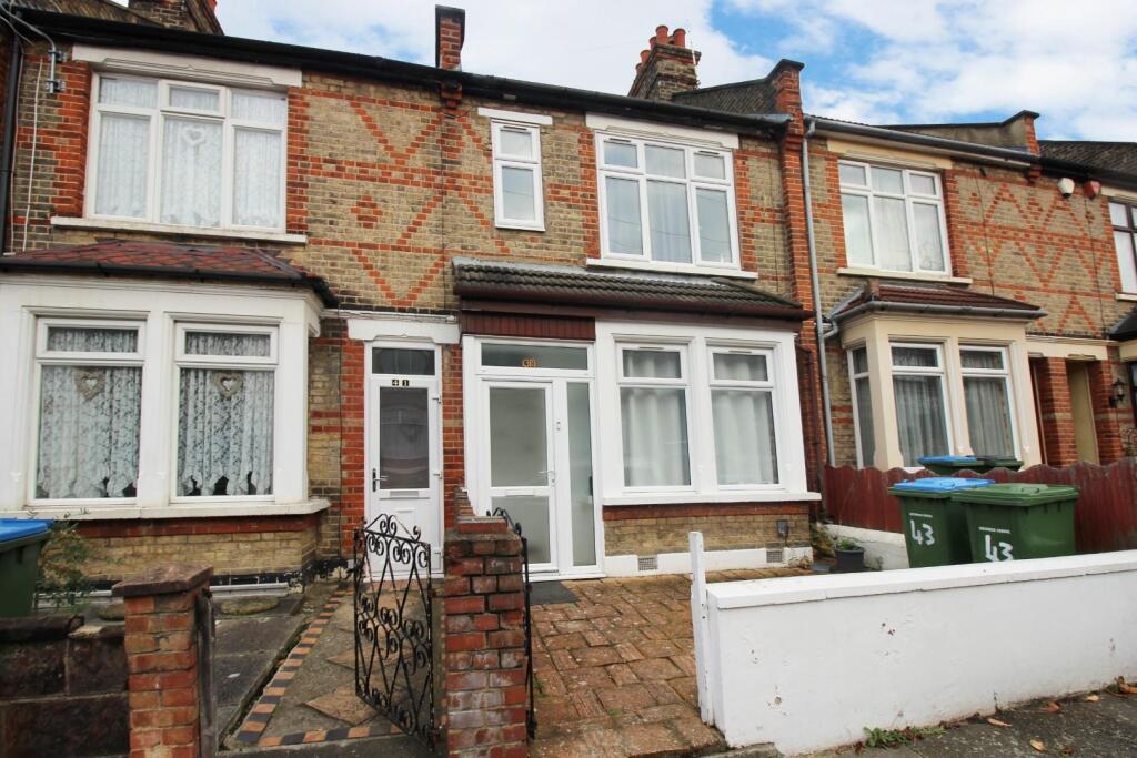 3 bed Mid Terraced House for rent in Woolwich. From Hunters - Abbeywood London 3 bed Mid Terraced House for rent in Woolwich. From Hunters - Abbeywood London