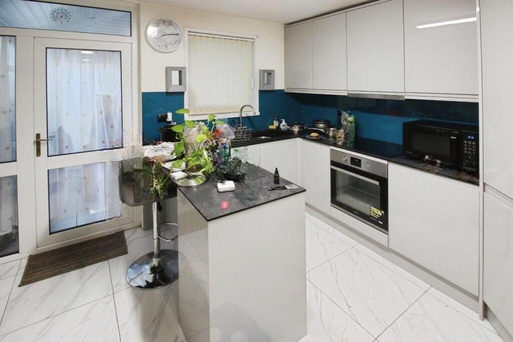 1 bed Detached for rent in Woolwich. From Hunters - Abbeywood London