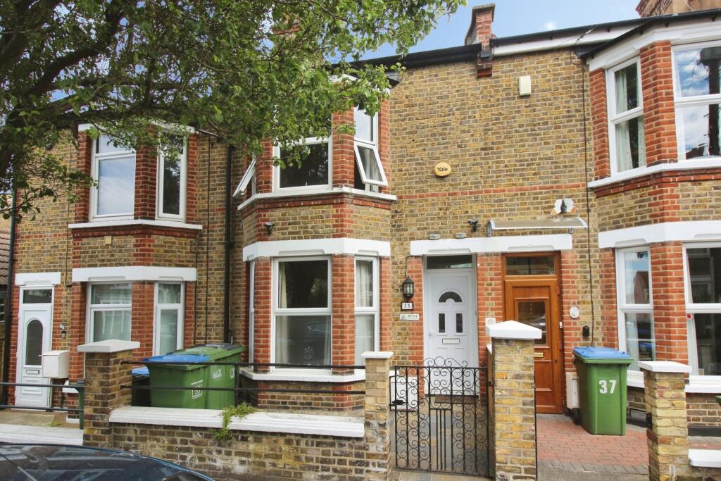 3 bed Mid Terraced House for rent in Woolwich. From Hunters - Abbeywood London