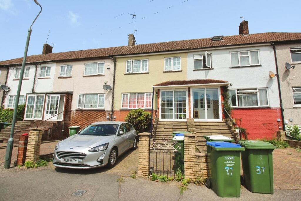 3 bed Mid Terraced House for rent in Erith. From Hunters - Abbeywood London