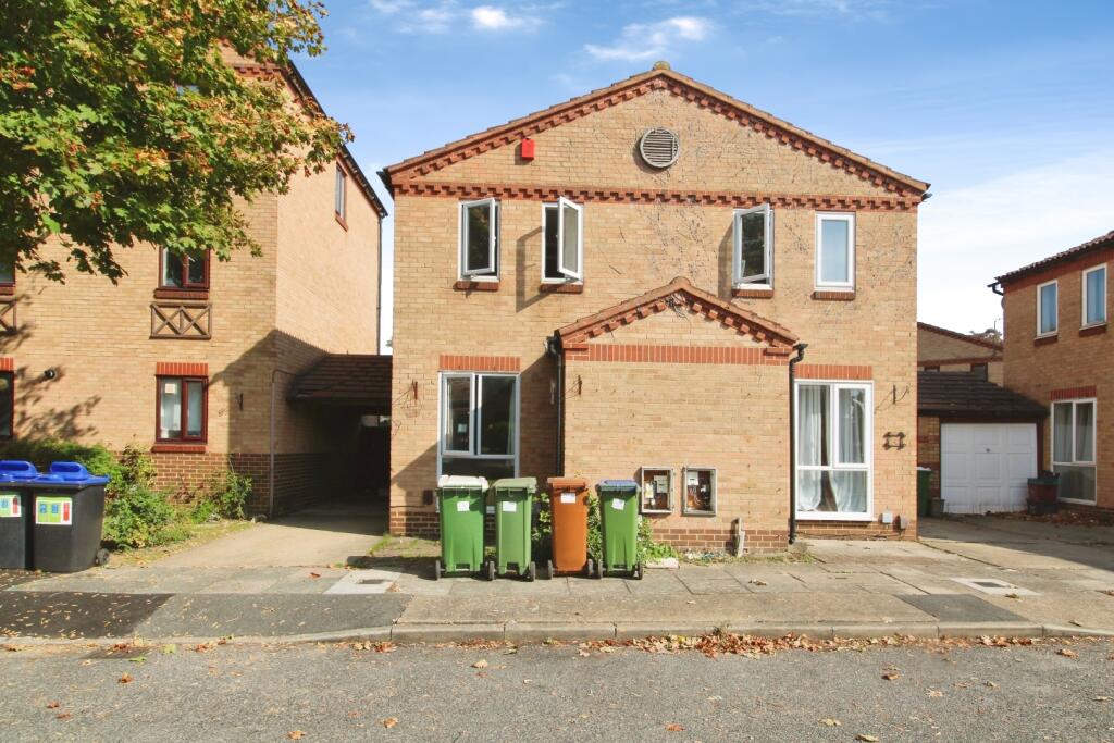 2 bed Semi Detached for rent in London. From Hunters - Abbeywood London