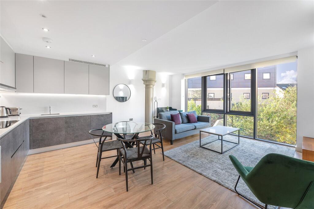 2 bed 1st Floor Flat for rent in Brentford. From John D Wood & Co. Sales - Chiswick