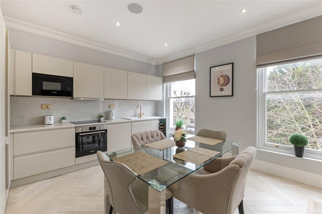 3 bed 1st Floor Flat for rent in London. From John D Wood & Co. Sales - Chiswick