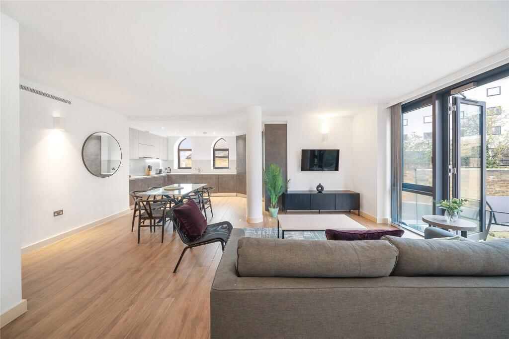 2 bed 1st Floor Flat for rent in Brentford. From John D Wood & Co. Sales - Chiswick