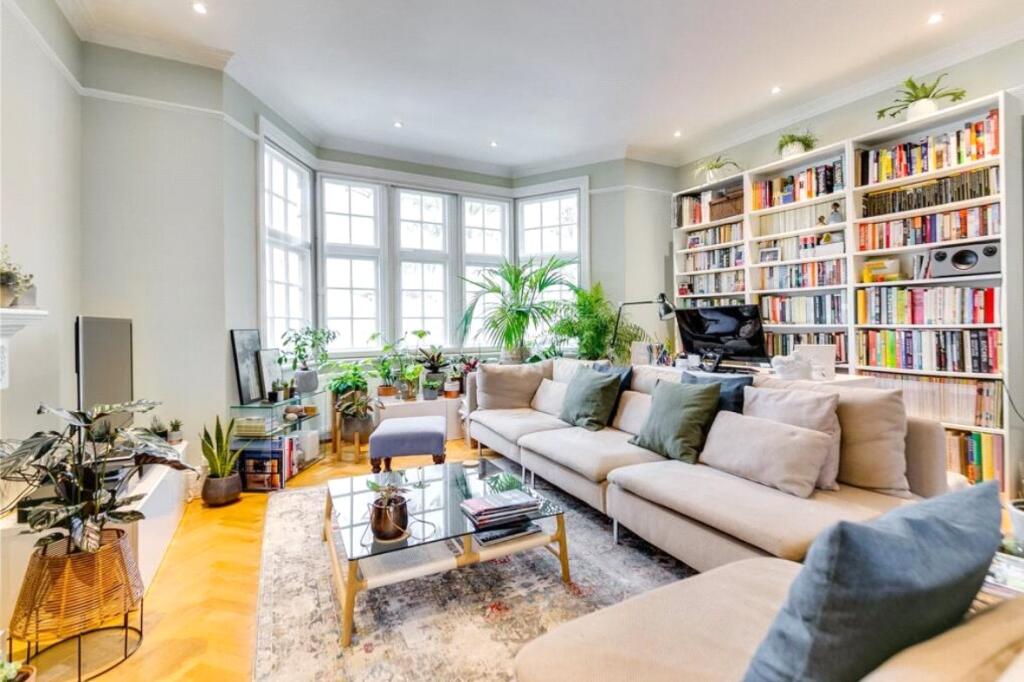 2 bed 1st Floor Flat for rent in Chiswick. From John D Wood & Co. Sales - Chiswick