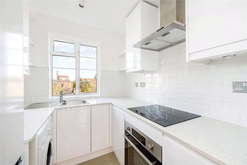 2 bed 1st Floor Flat for rent in Hammersmith. From John D Wood & Co. Sales - Chiswick