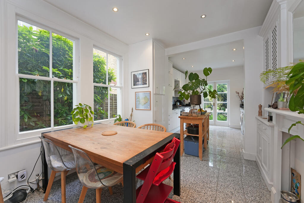 5 bed Mid Terraced House for rent in Chiswick. From John D Wood & Co. Sales - Chiswick