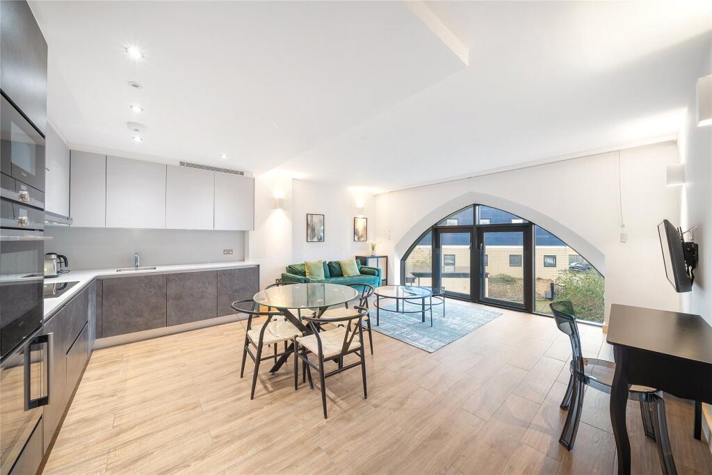 2 bed 1st Floor Flat for rent in Brentford. From John D Wood & Co. Sales - Chiswick
