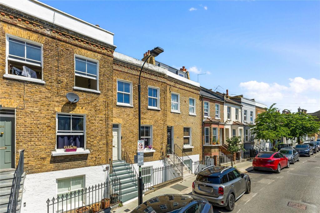 1 bed 1st Floor Flat for rent in Hammersmith. From John D Wood & Co. Sales - Chiswick