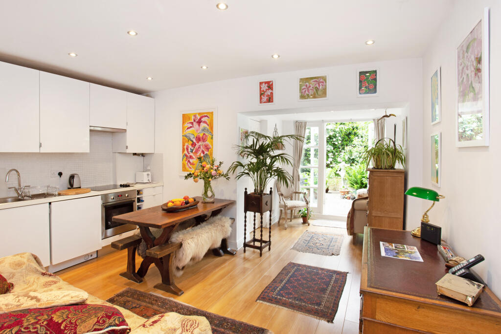 1 bed 1st Floor Flat for rent in Chiswick. From John D Wood & Co. Sales - Chiswick