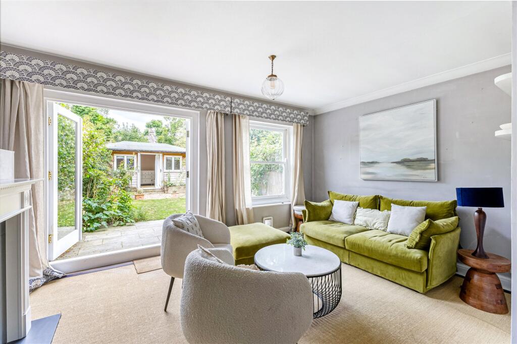 2 bed 1st Floor Flat for rent in Hammersmith. From John D Wood & Co. Sales - Chiswick