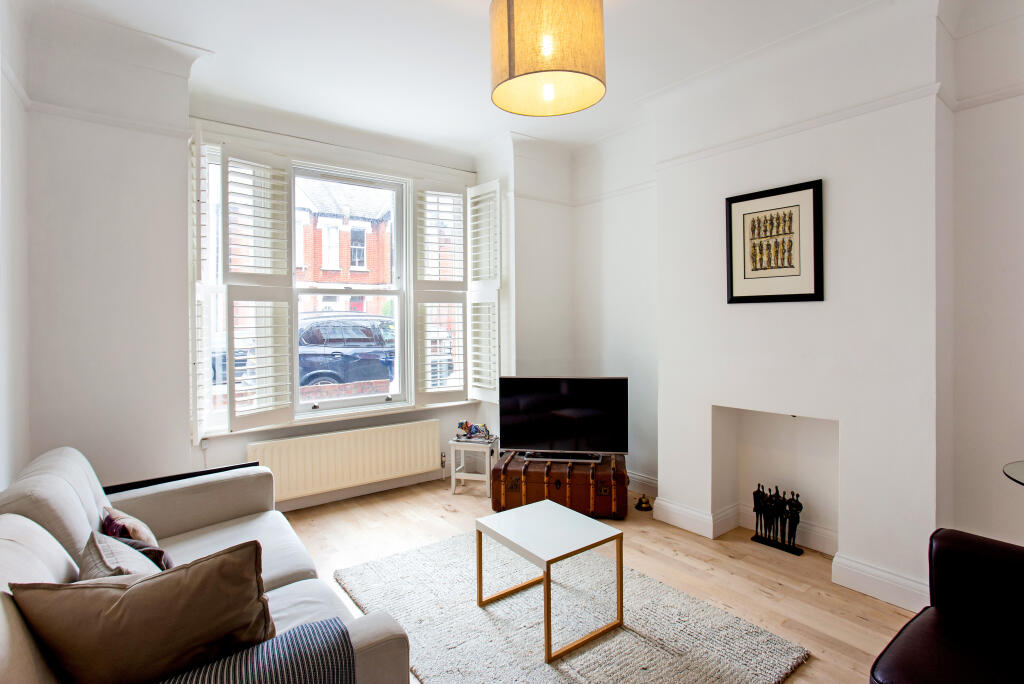 3 bed Semi Detached for rent in London. From John D Wood & Co. Sales - Chiswick