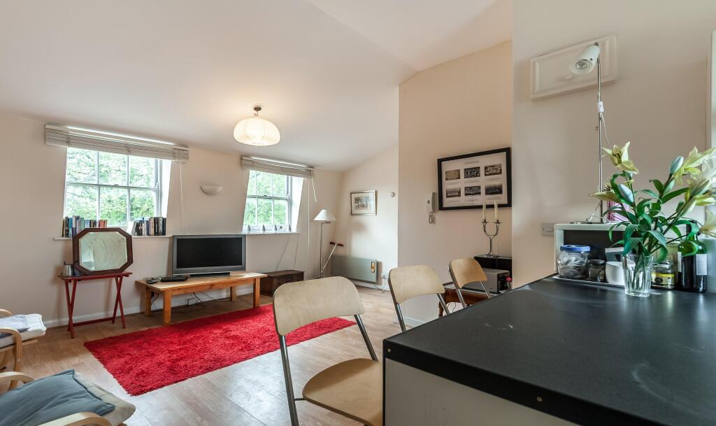 2 bed Not Specified for rent in Camberwell. From Winkworth - Kennington Sales
