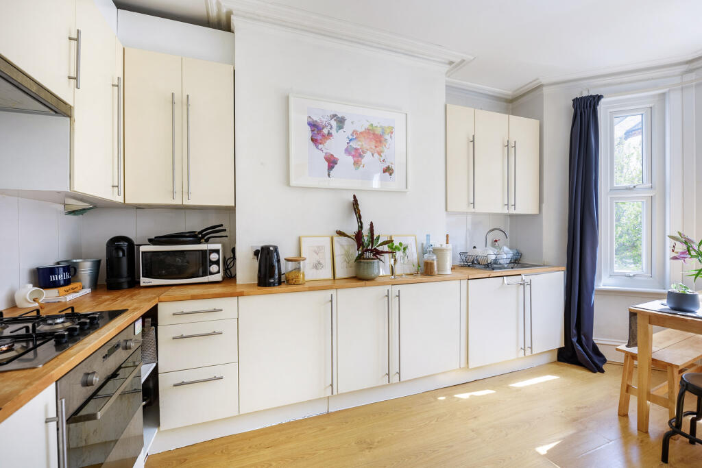 2 bed Apartment for rent in Camberwell. From Winkworth - Kennington Sales