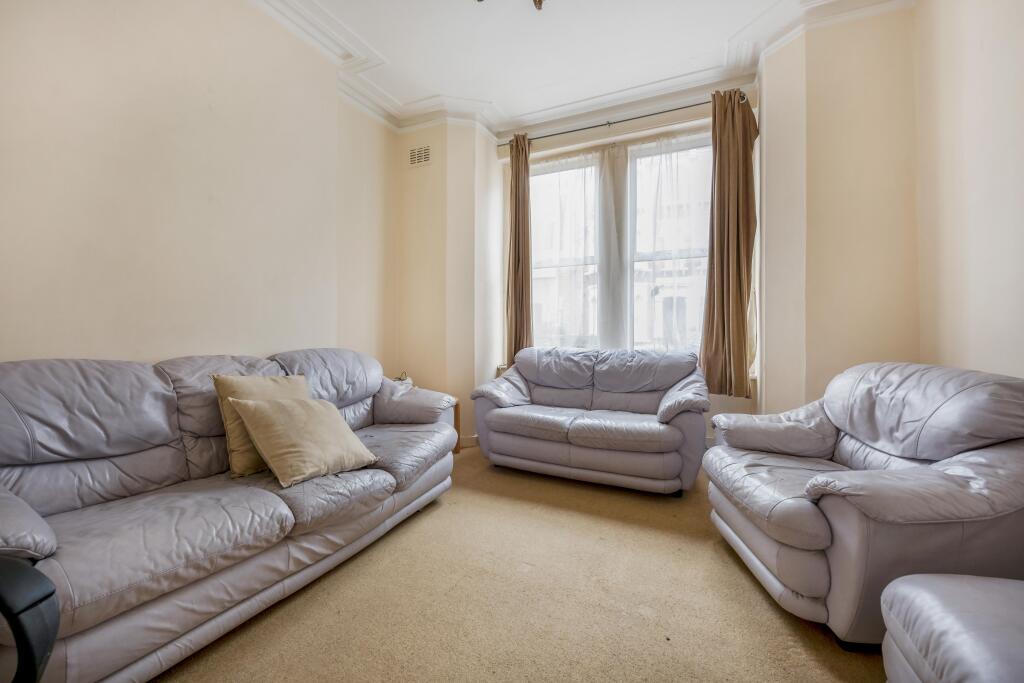 2 bed Apartment for rent in Westminster. From Winkworth - Kennington Sales