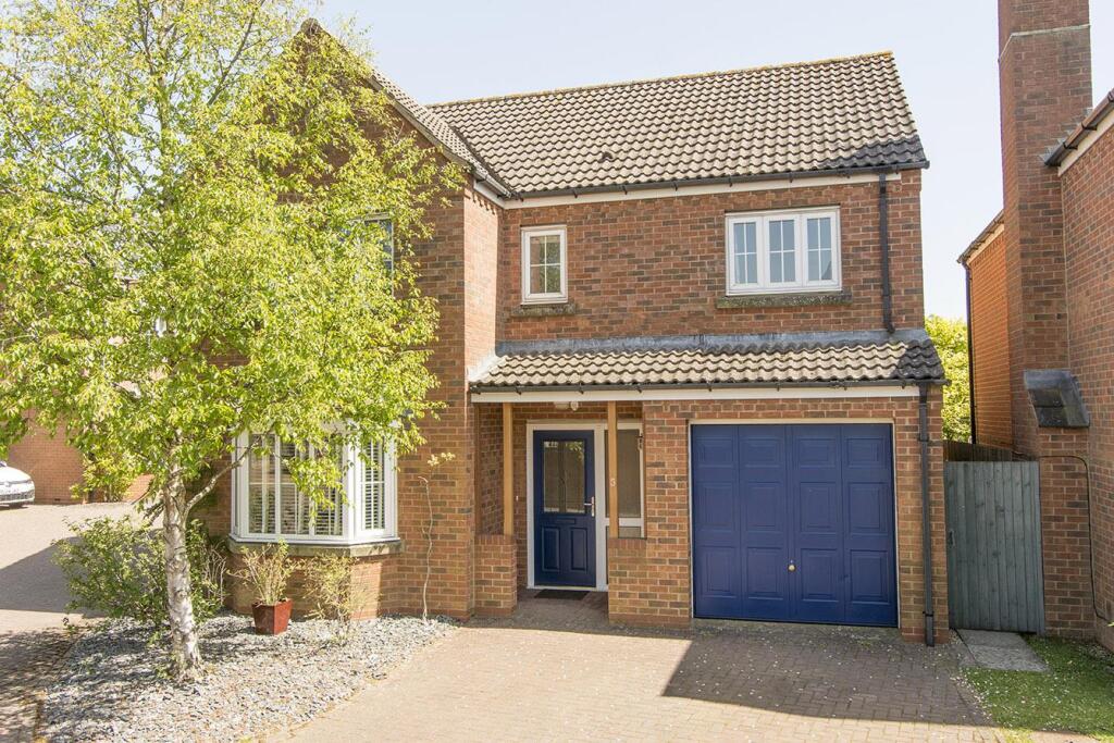 4 bed Detached for rent in Lutterworth. From Adams & Jones Estate Agents - Market Harborough 4 bed Detached for rent in Lutterworth. From Adams & Jones Estate Agents - Market Harborough