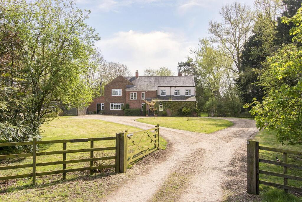 5 bed Detached for rent in Naseby. From Adams & Jones Estate Agents - Market Harborough 5 bed Detached for rent in Naseby. From Adams & Jones Estate Agents - Market Harborough