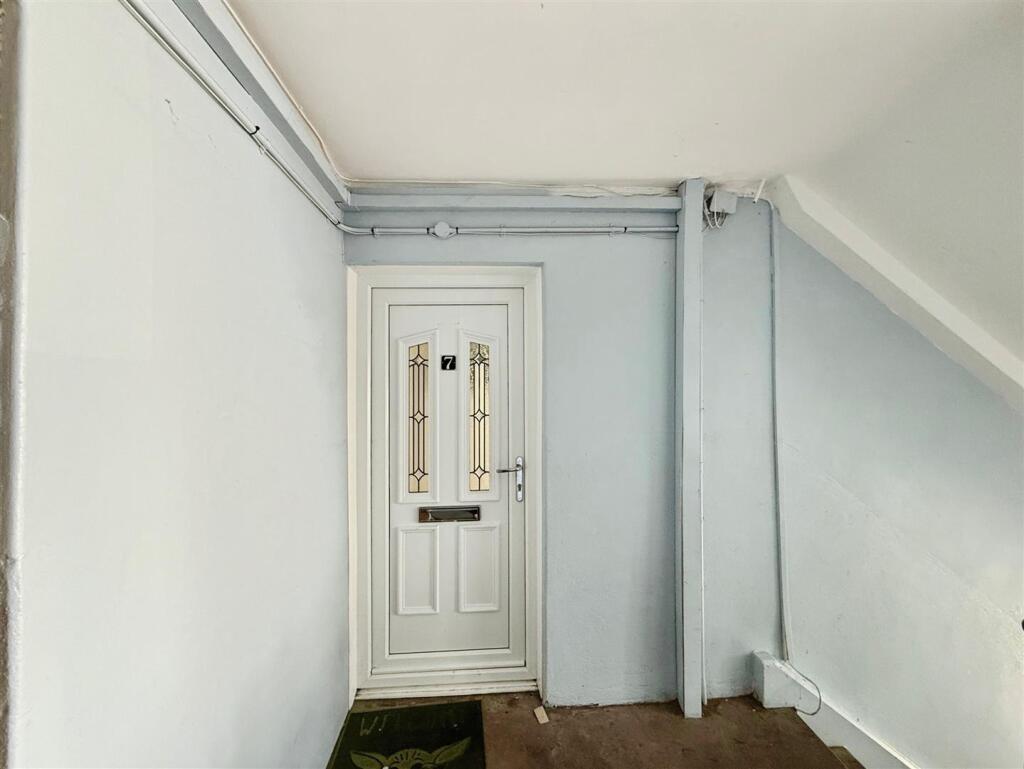 2 bed 1st Floor Flat for rent in Bowling. From Clydebank Estate Agents - Clydebank