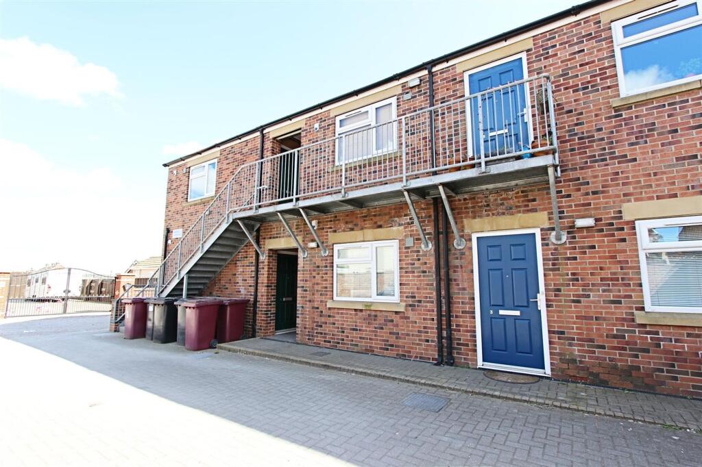 1 bed Apartment for rent in Clay Cross. From Pinewood Properties - Chesterfield