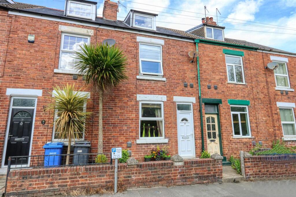 3 bed Mid Terraced House for rent in Chesterfield. From Pinewood Properties - Chesterfield