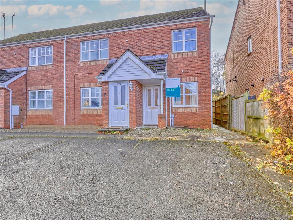 2 bed 1st Floor Flat for rent in Clay Cross. From Pinewood Properties - Chesterfield