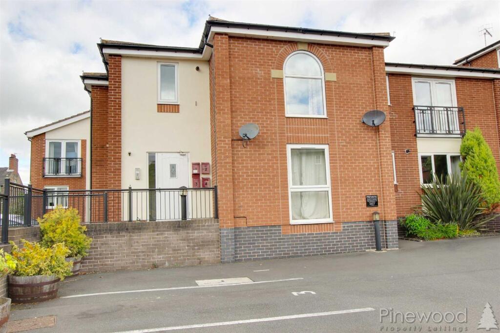 2 bed Apartment for rent in Upper Newbold. From Pinewood Properties - Chesterfield