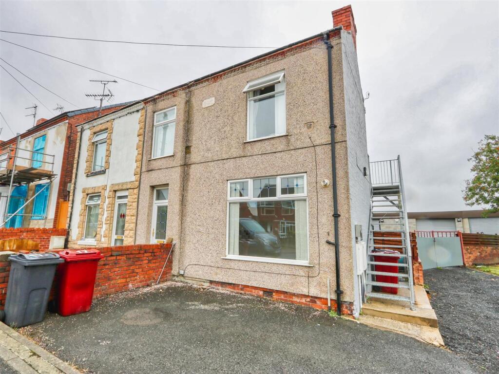 2 bed 1st Floor Flat for rent in North Wingfield. From Pinewood Properties - Chesterfield