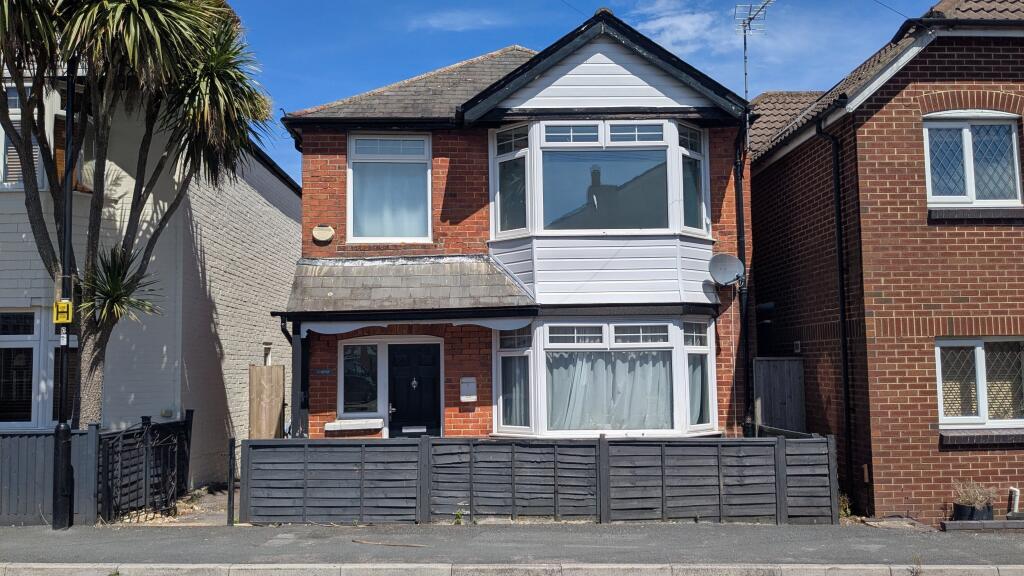 3 bed Detached for rent in Southampton. From Blue Bubble Lettings - Southampton