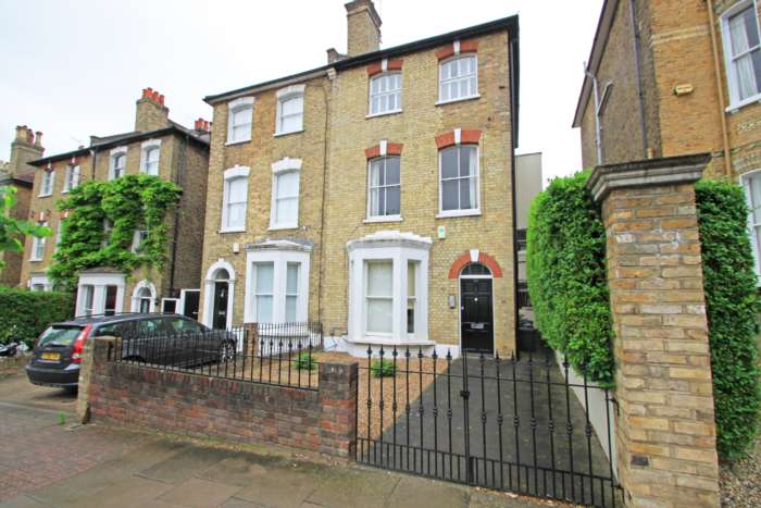 2 bed Apartment for rent in London. From Aspect Properties