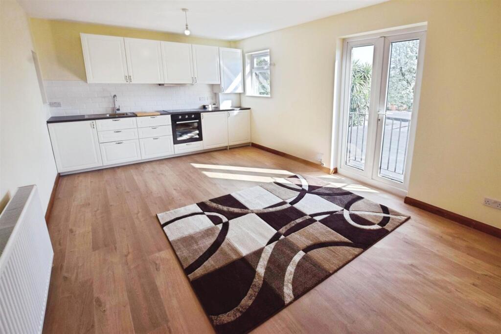 1 bed 1st Floor Flat for rent in Hendon. From Squires Estates