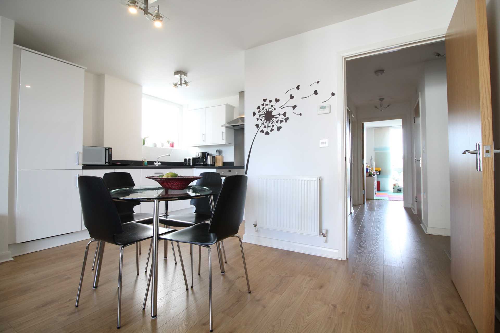 2 bed Apartment for rent in Brentford. From Xavi & Co