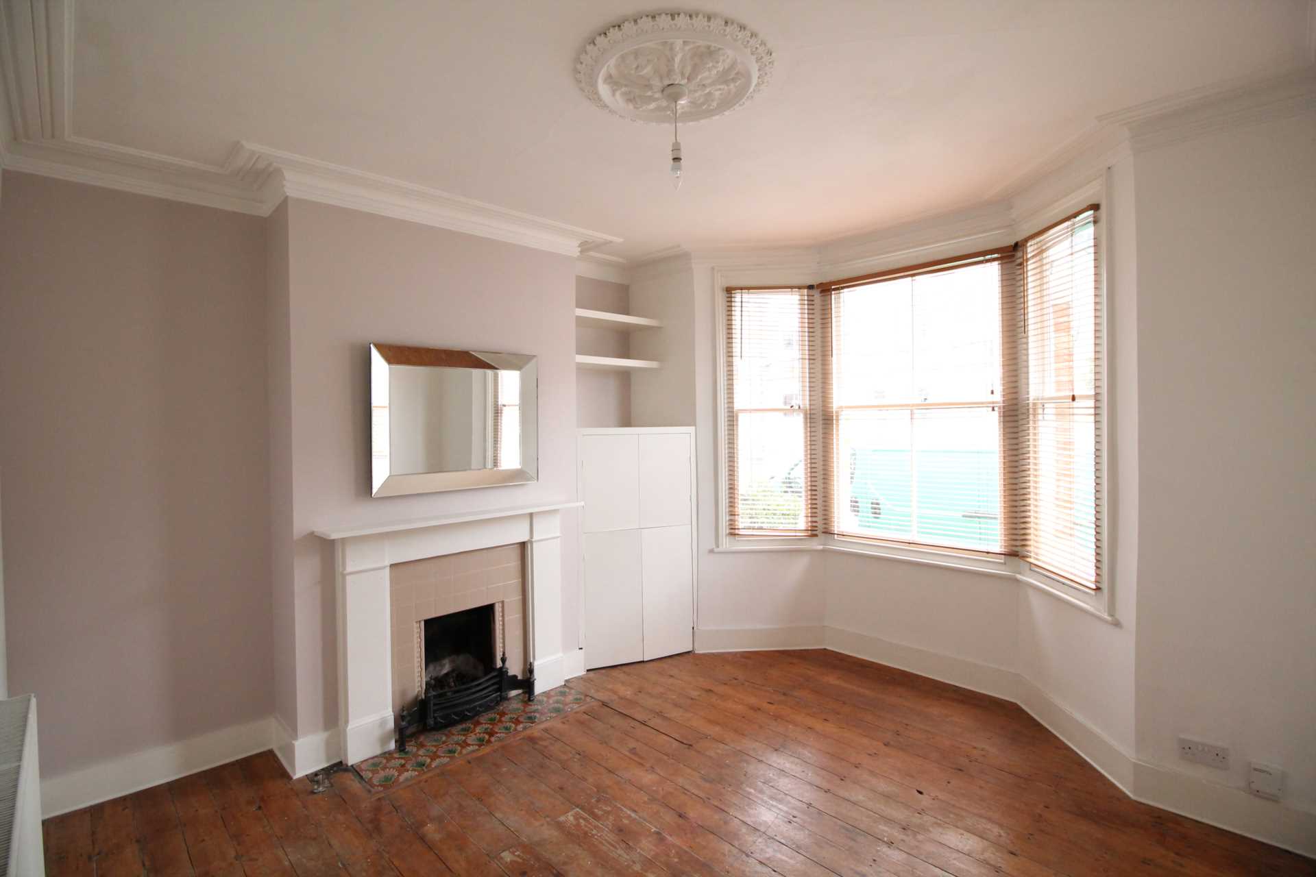 1 bed Flat for rent in Brentford. From Xavi & Co