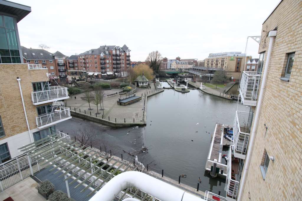 1 bed Apartment for rent in Brentford. From Xavi & Co