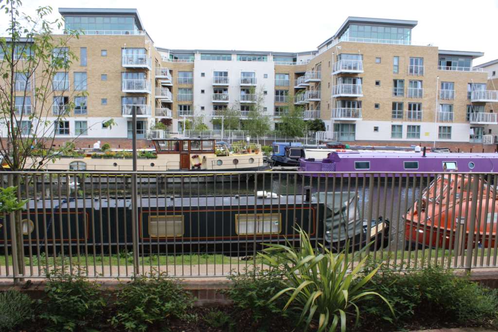 1 bed Apartment for rent in Brentford. From Xavi & Co