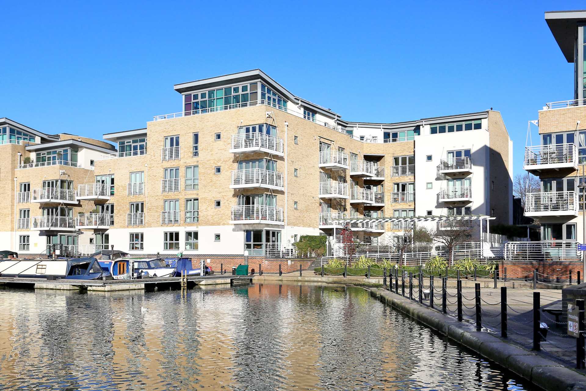 1 bed Apartment for rent in Brentford. From Xavi & Co