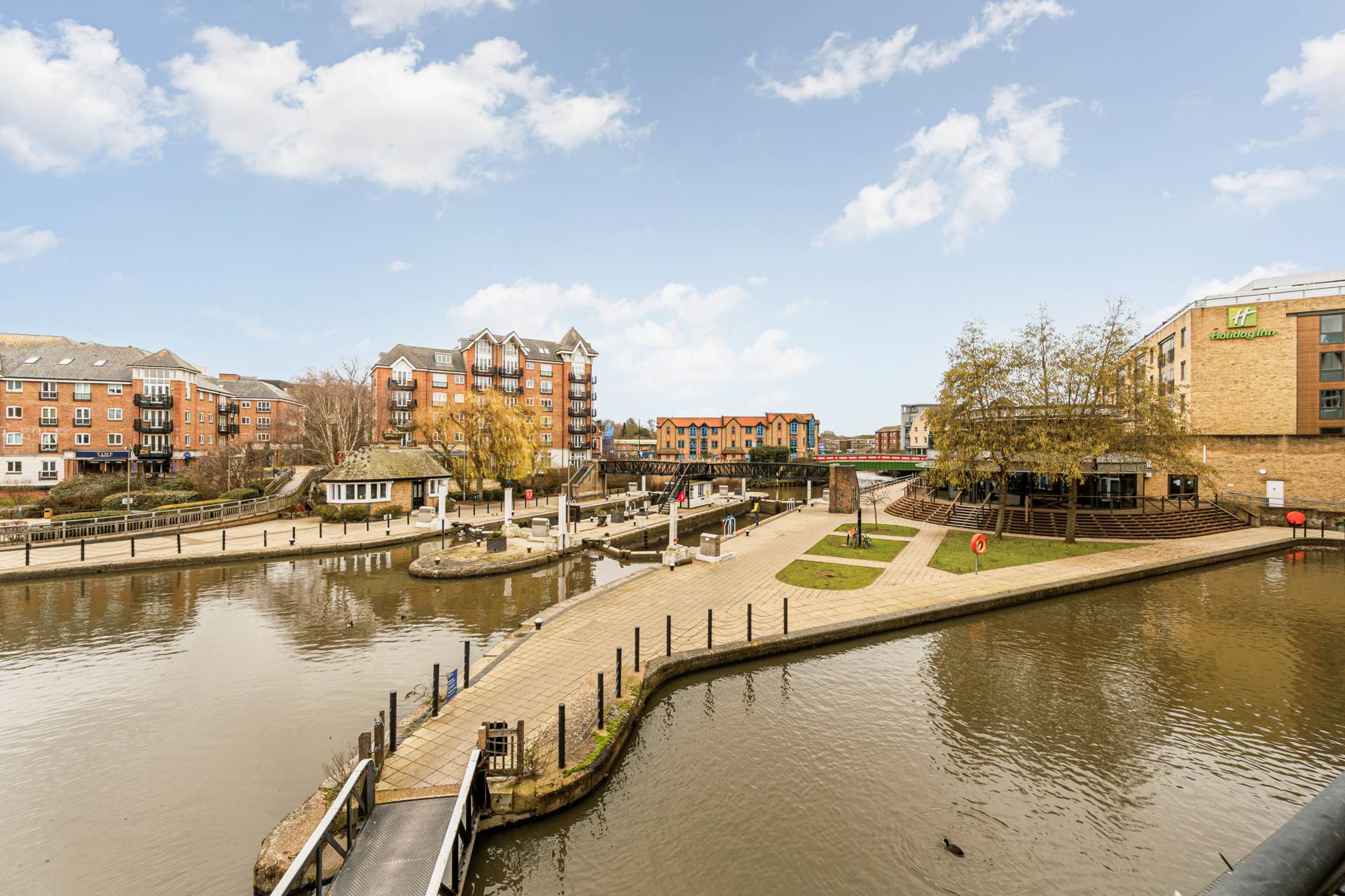 3 bed Apartment for rent in Brentford. From Xavi & Co