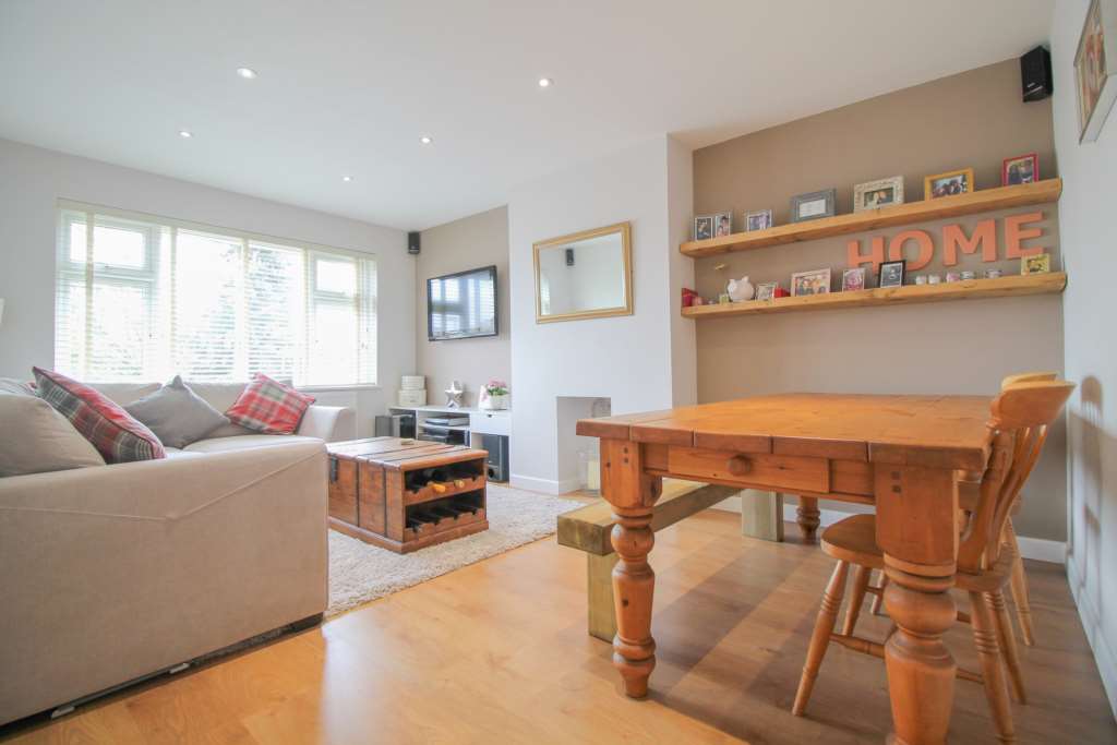 2 bed Annexe for rent in Isleworth. From Xavi & Co