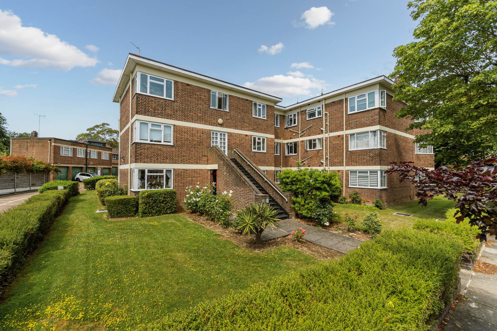 2 bed Apartment for rent in Acton. From Xavi & Co