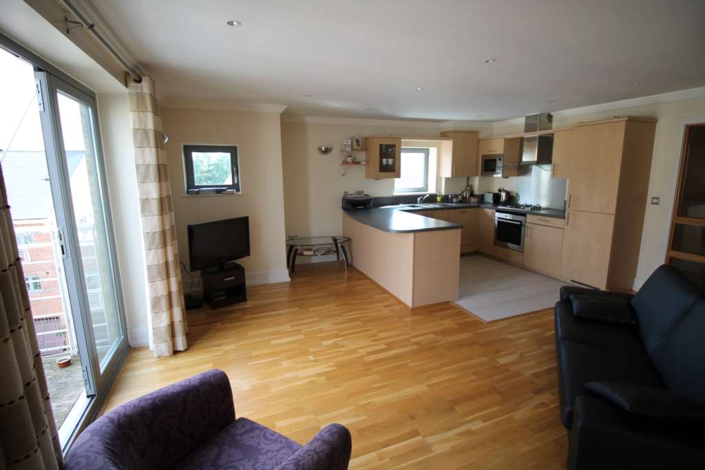 2 bed Apartment for rent in Brentford. From Xavi & Co