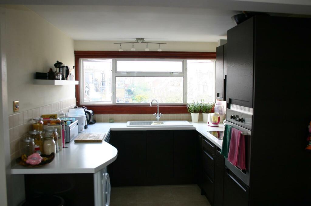 3 bed Detached House for rent in London. From Day Morris - Hampstead