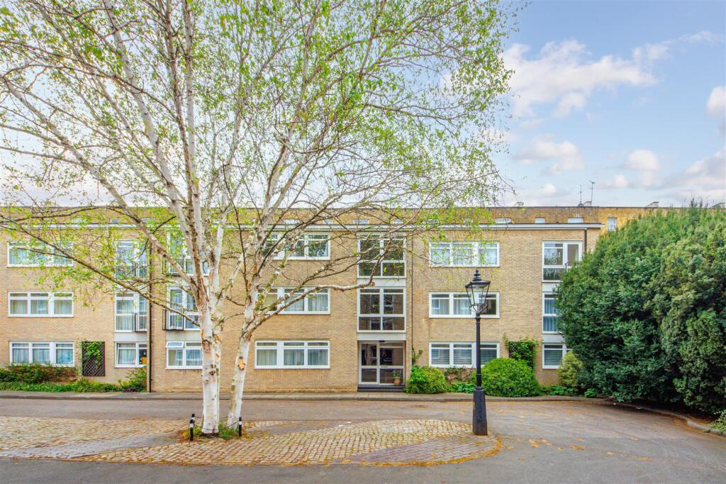 2 bed 1st Floor Flat for rent in Camden Town. From Day Morris - Hampstead