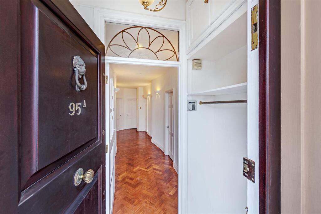 3 bed 1st Floor Flat for rent in London. From Day Morris - Hampstead