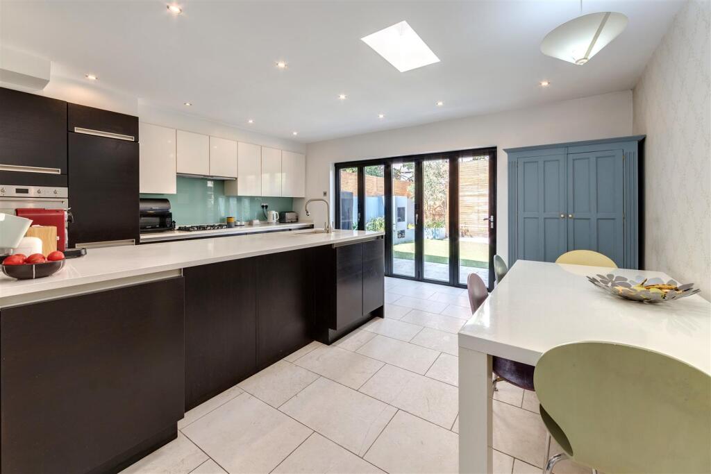 3 bed Detached for rent in Hampstead. From Day Morris - Hampstead