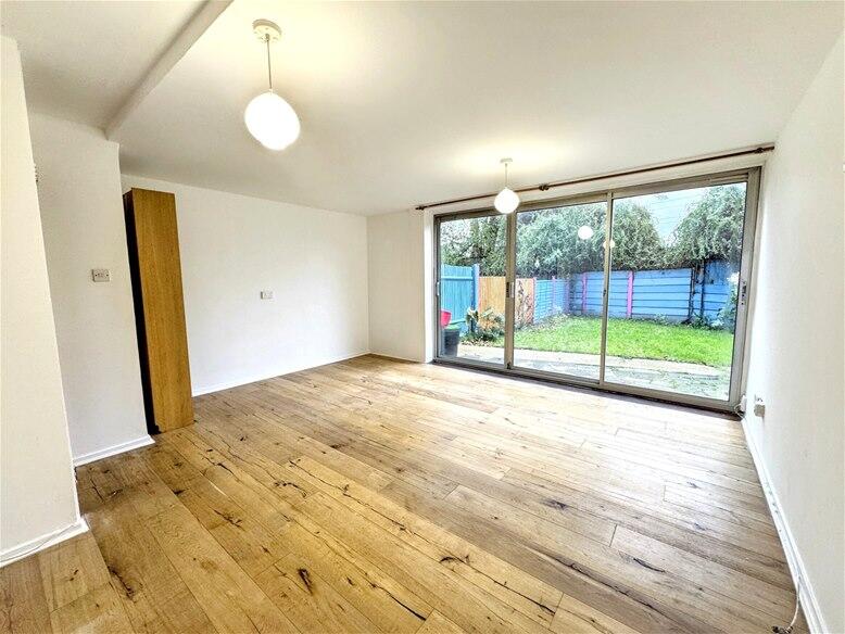 3 bed Annexe for rent in Barking. From David Daniels - Stratford