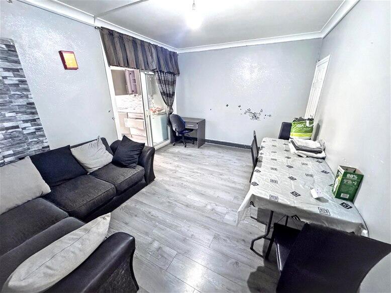 4 bed Detached for rent in East Ham. From David Daniels - Stratford 4 bed Detached for rent in East Ham. From David Daniels - Stratford