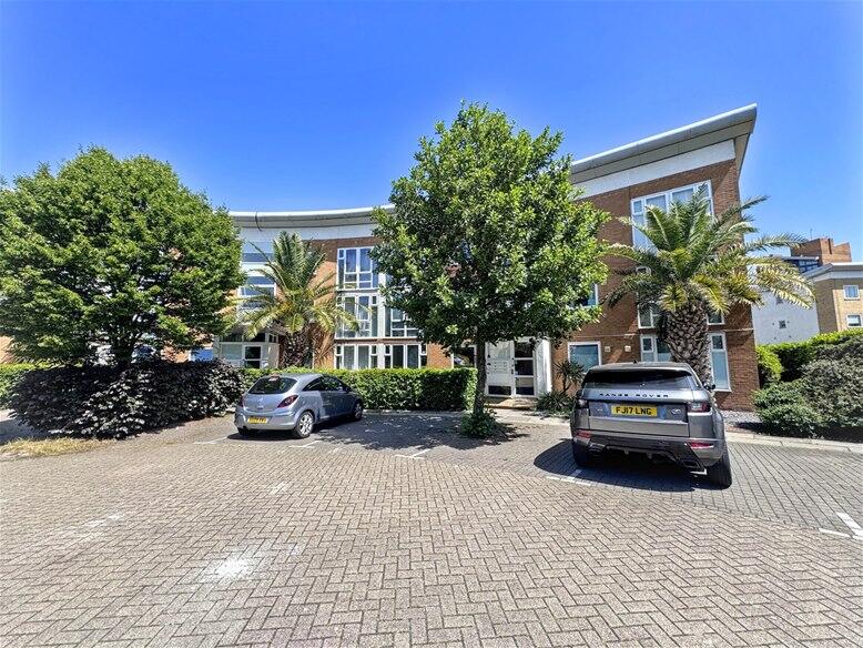 1 bed 1st Floor Flat for rent in Woolwich. From David Daniels - Stratford
