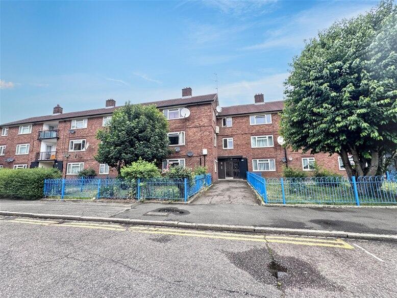 3 bed 1st Floor Flat for rent in West Ham. From David Daniels - Stratford